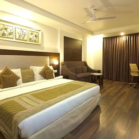 Hotel Le Roi Near New Delhi Railway Station Exteriör bild