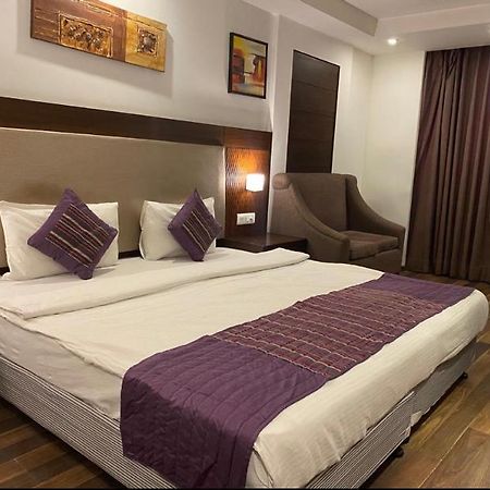 Hotel Le Roi Near New Delhi Railway Station Exteriör bild