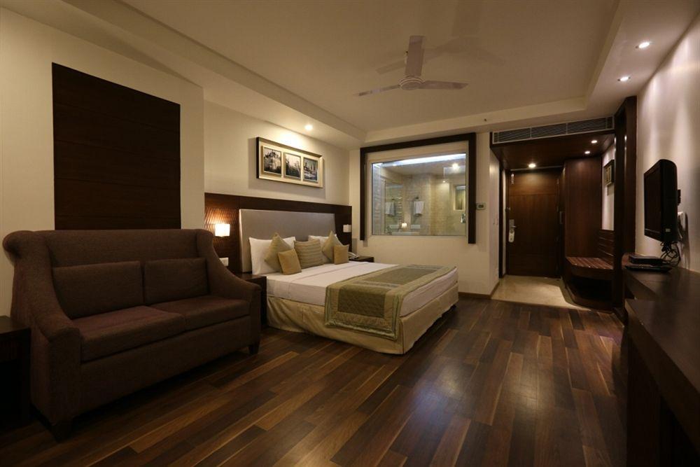 Hotel Le Roi Near New Delhi Railway Station Exteriör bild