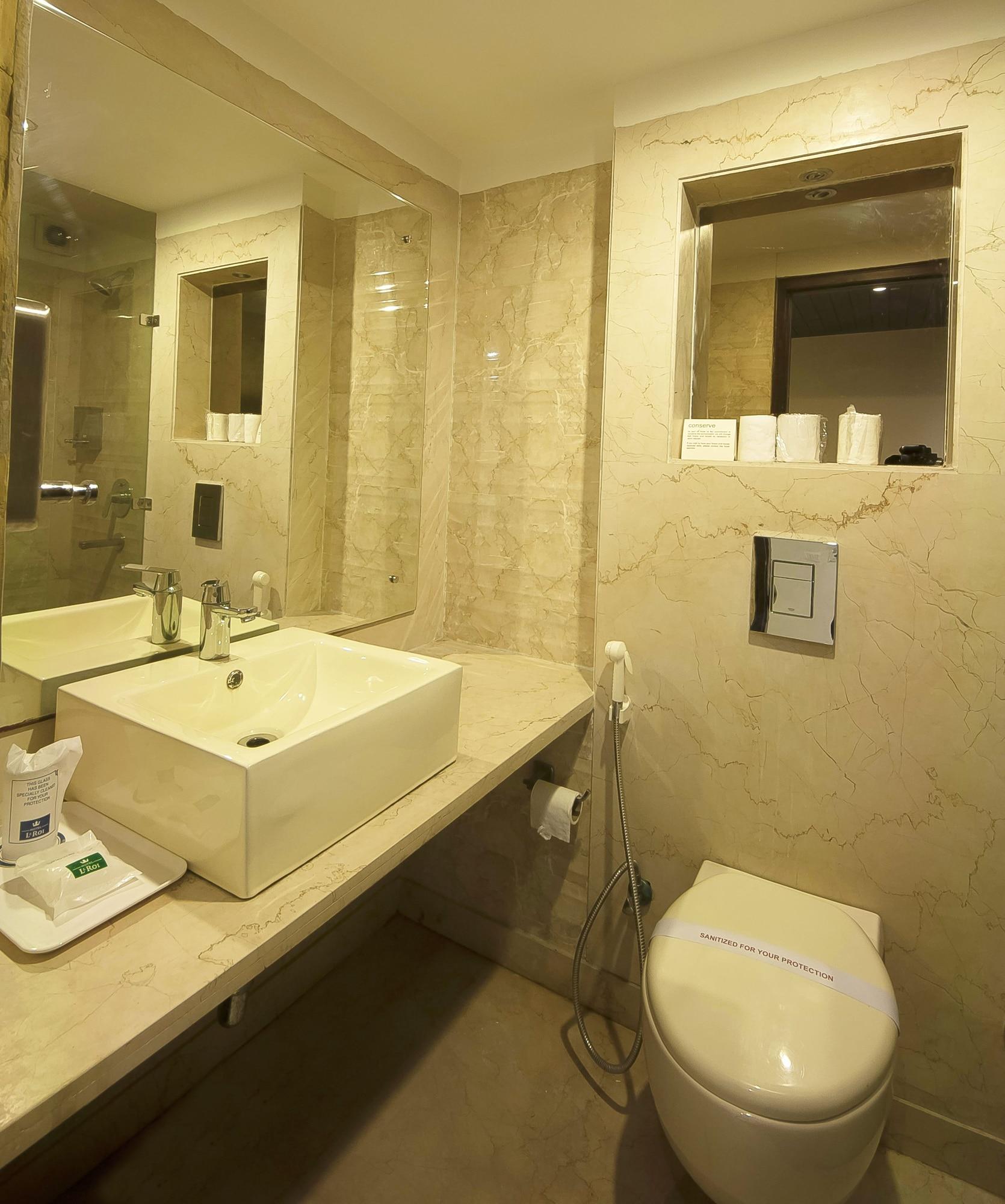 Hotel Le Roi Near New Delhi Railway Station Exteriör bild