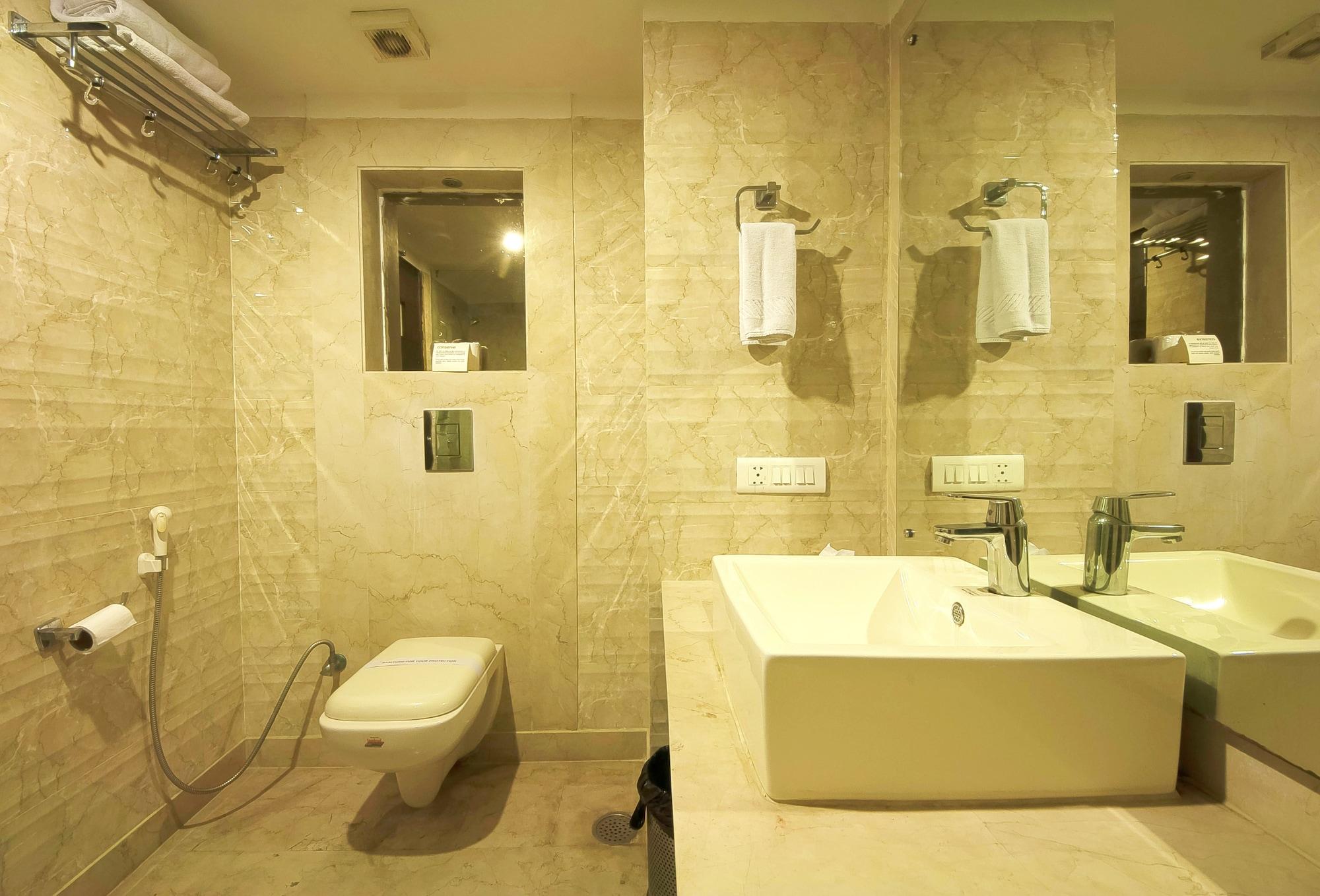 Hotel Le Roi Near New Delhi Railway Station Exteriör bild