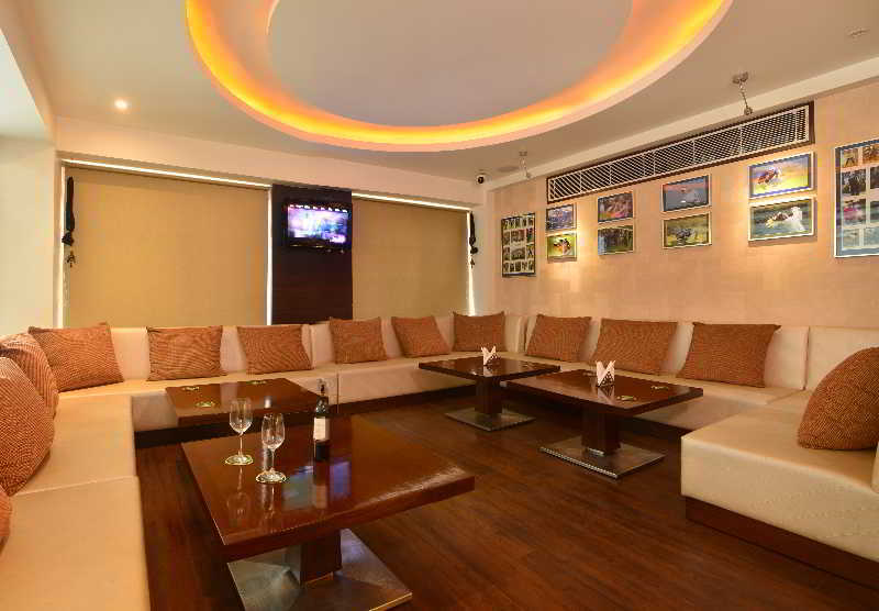 Hotel Le Roi Near New Delhi Railway Station Exteriör bild