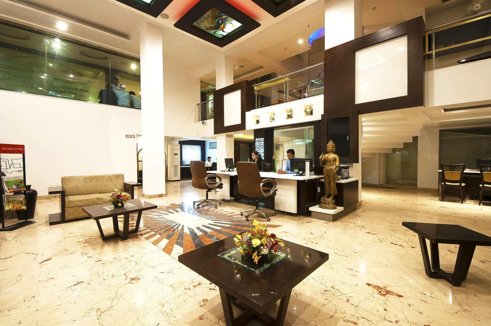 Hotel Le Roi Near New Delhi Railway Station Exteriör bild